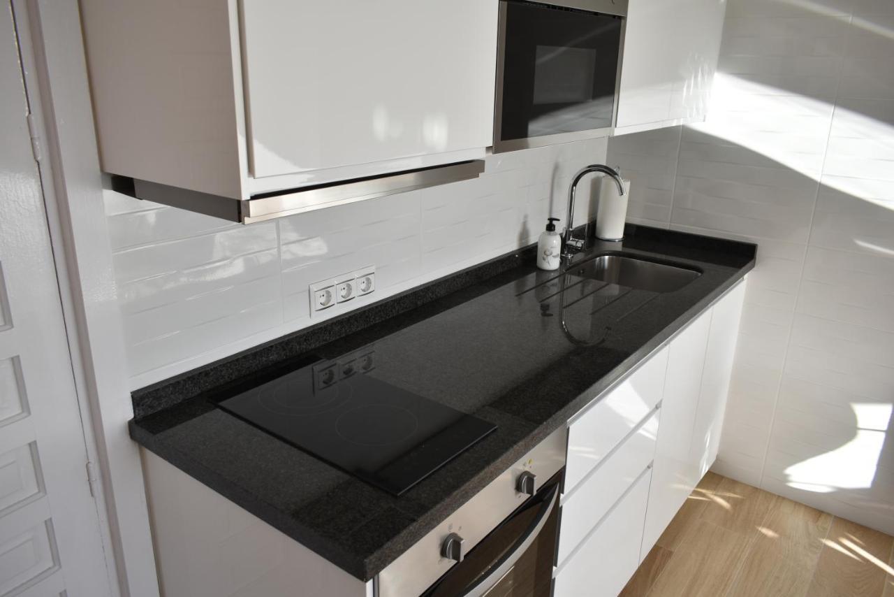 Benal Beach, Luxury Sea & Mountain View Beachside 1 Bedroom Apartment Benalmádena Εξωτερικό φωτογραφία